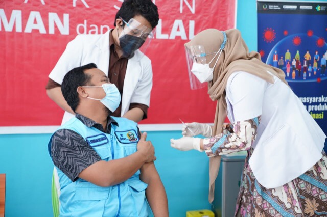 Wagub dan Ketua DPRD Sulsel Jalani Vaksinasi Covid-19 Ampul Kedua